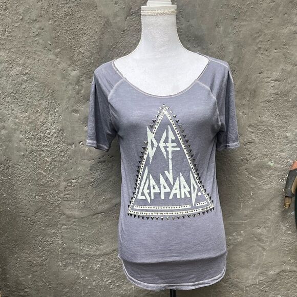 LUCKY BRAND DEF LEPPARD DISTRESSED STUDDED LOGO TEE SHORT SLEEVE GREY T-SHIRT S - Picture 8 of 9